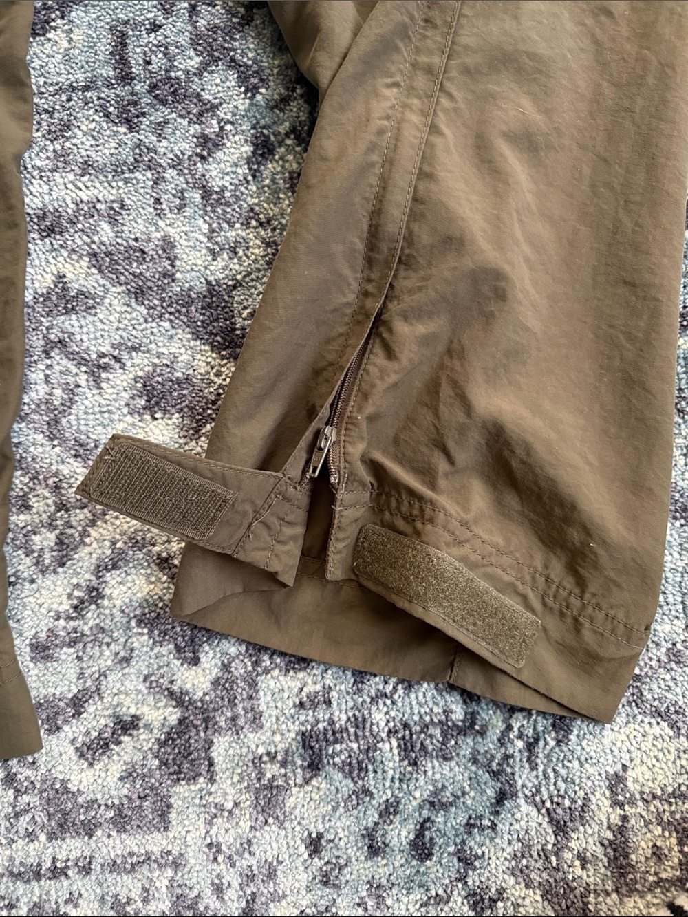 Women’s Olive Cargo Pants with Built-In Belt - Picture 5 of 7
